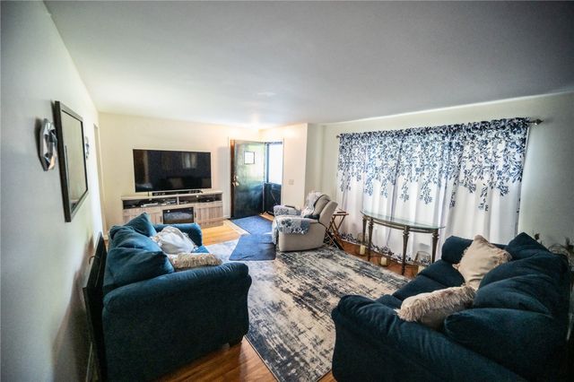 243 Dellwood Road, Greece, NY 14616