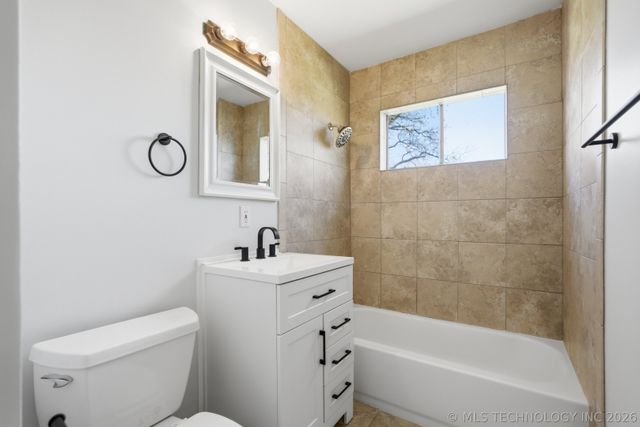 711 E Karma Avenue, Jenks, OK 74037