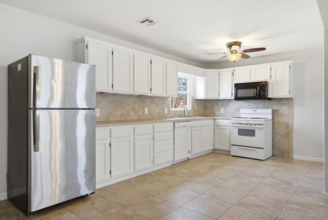 711 E Karma Avenue, Jenks, OK 74037