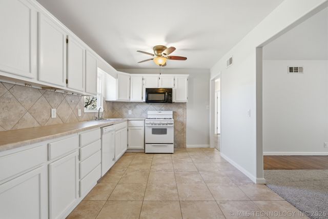 711 E Karma Avenue, Jenks, OK 74037