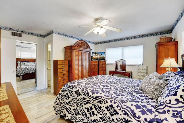 2615 NE 1st Court 204, Boynton Beach, FL 33435