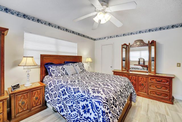 2615 NE 1st Court 204, Boynton Beach, FL 33435
