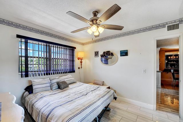 2615 NE 1st Court 204, Boynton Beach, FL 33435