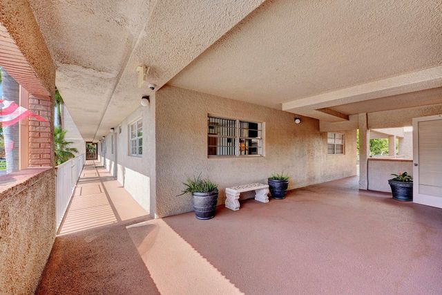 2615 NE 1st Court 204, Boynton Beach, FL 33435