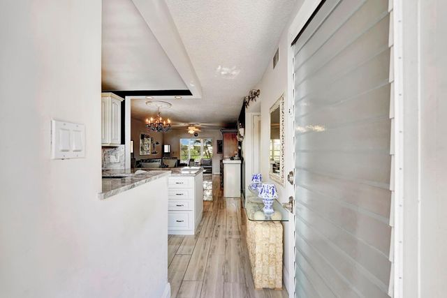 2615 NE 1st Court 204, Boynton Beach, FL 33435