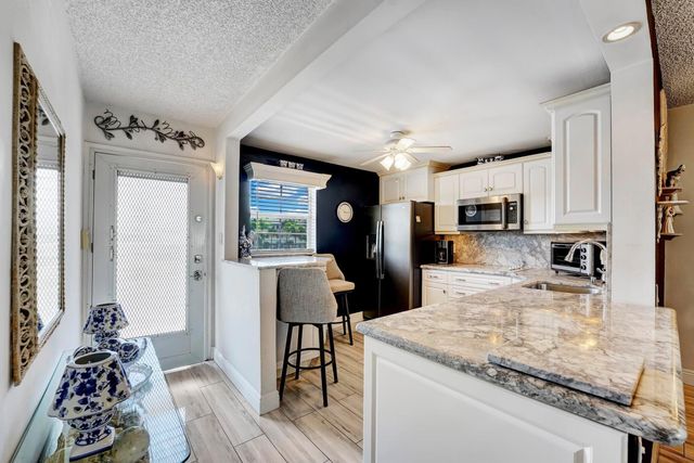 2615 NE 1st Court 204, Boynton Beach, FL 33435