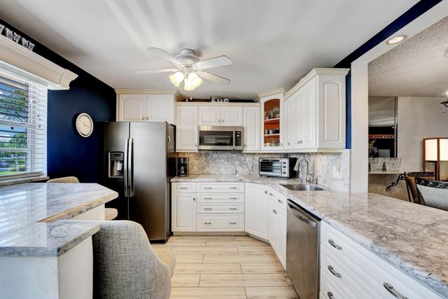 2615 NE 1st Court 204, Boynton Beach, FL 33435
