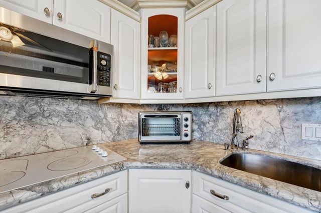 2615 NE 1st Court 204, Boynton Beach, FL 33435