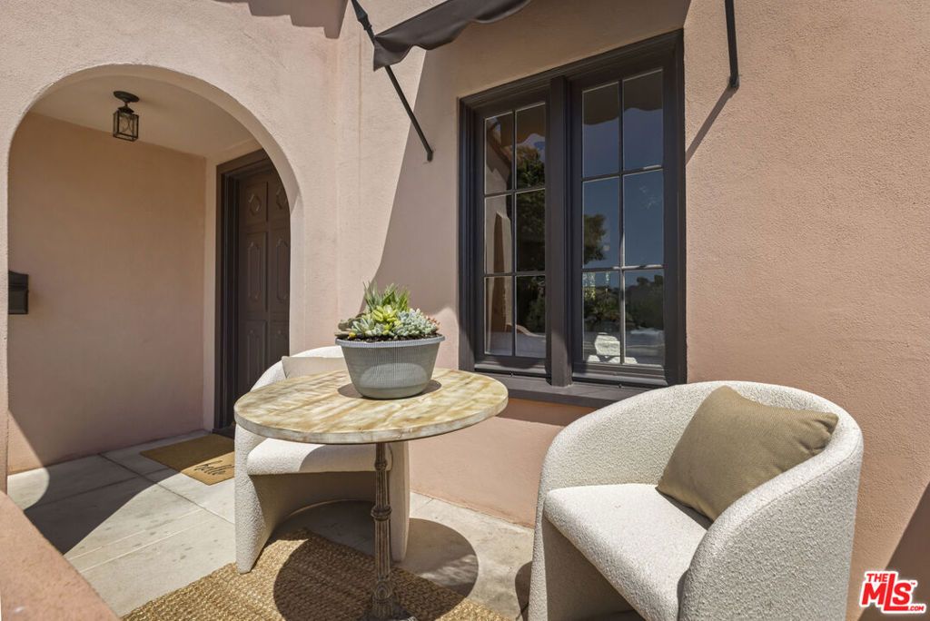 2948 S Norton Avenue, Los Angeles, CA 90018 — photo 3