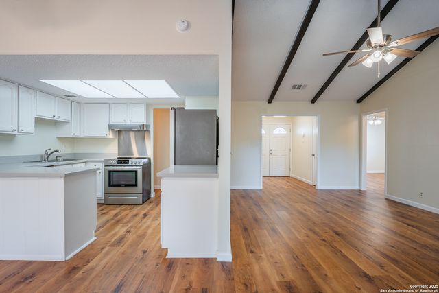 9726 Cylburn, Converse, TX 78109