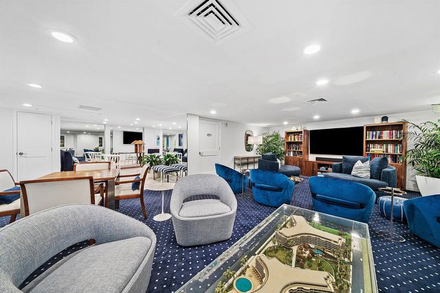 100 Sunrise Avenue 404, Palm Beach, FL 33480