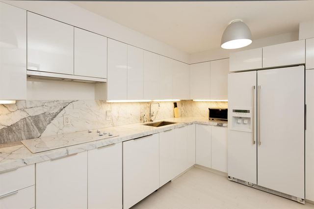 100 Sunrise Avenue 404, Palm Beach, FL 33480