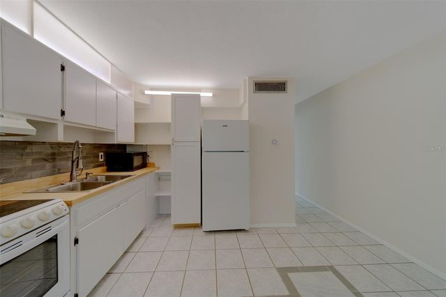 2500 HARN BOULEVARD F12, Clearwater, FL 33764