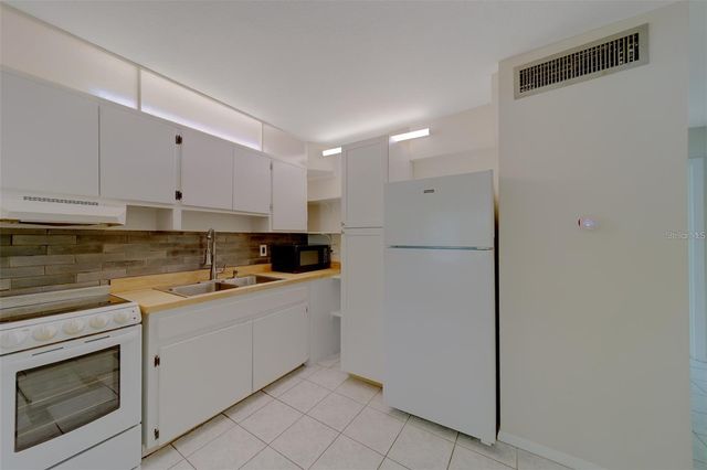 2500 HARN BOULEVARD F12, Clearwater, FL 33764