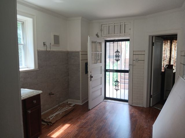 7840 S Essex Avenue, Chicago, IL 60649