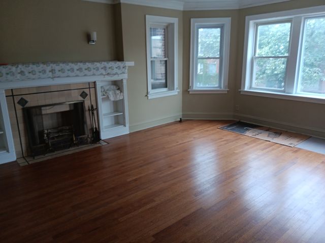 7840 S Essex Avenue, Chicago, IL 60649