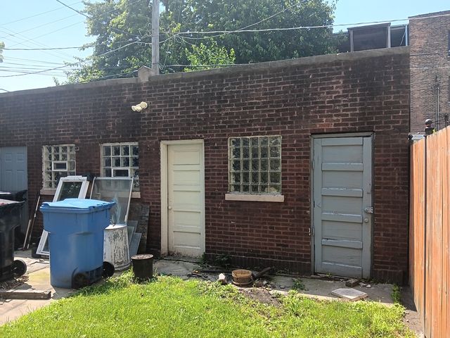 7840 S Essex Avenue, Chicago, IL 60649