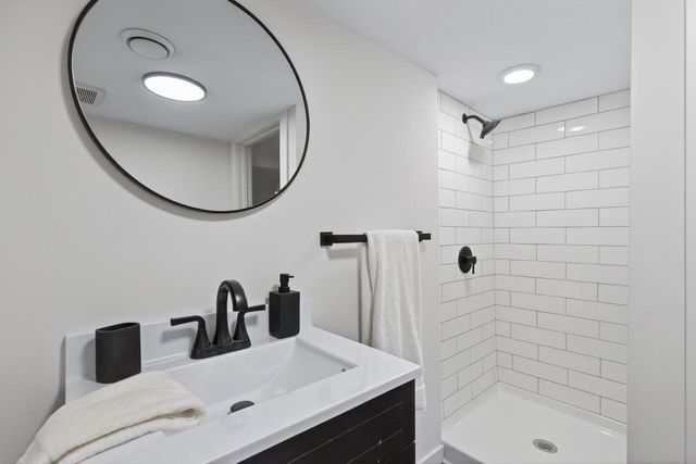 1181 Raymond Avenue, Saint Paul, MN 55108