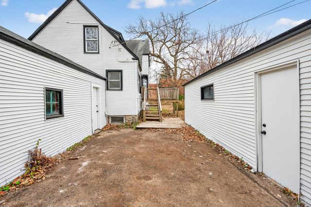 1181 Raymond Avenue, Saint Paul, MN 55108