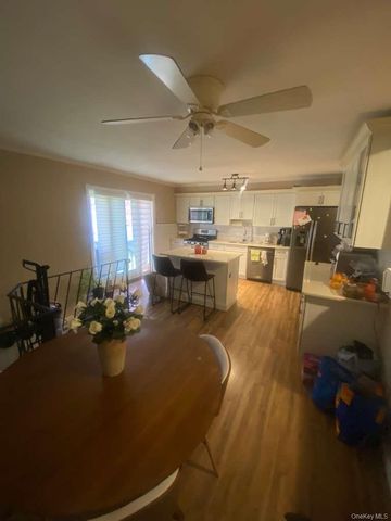 15 Wenmore Lane, Port Jefferson Station, NY 11776