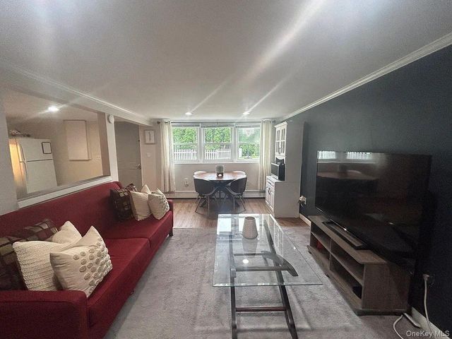 15 Wenmore Lane, Port Jefferson Station, NY 11776