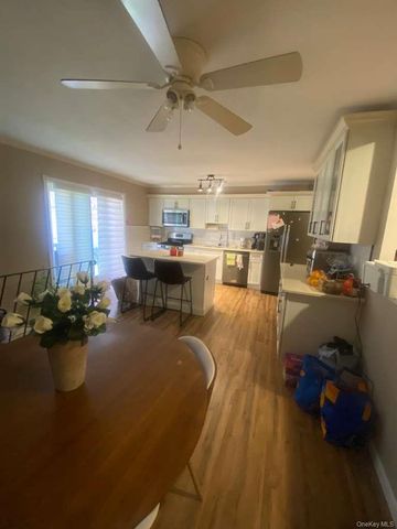 15 Wenmore Lane, Port Jefferson Station, NY 11776