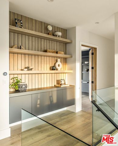 17341 W Amina Place, Encino, CA 91316