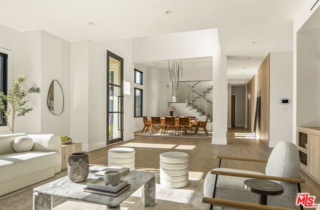 17341 W Amina Place, Encino, CA 91316