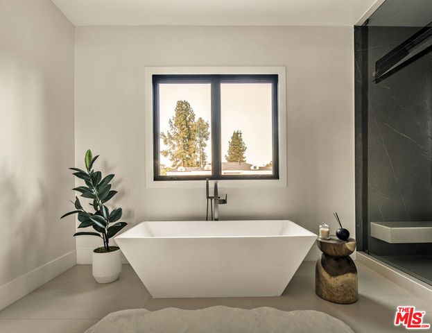 17341 W Amina Place, Encino, CA 91316