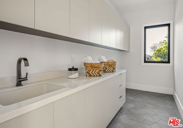 17341 W Amina Place, Encino, CA 91316