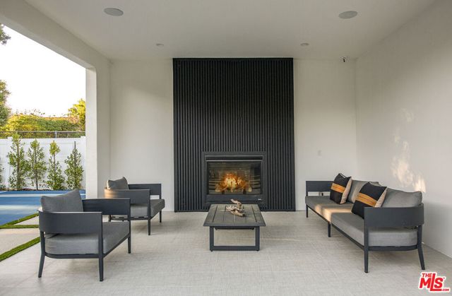 17341 W Amina Place, Encino, CA 91316