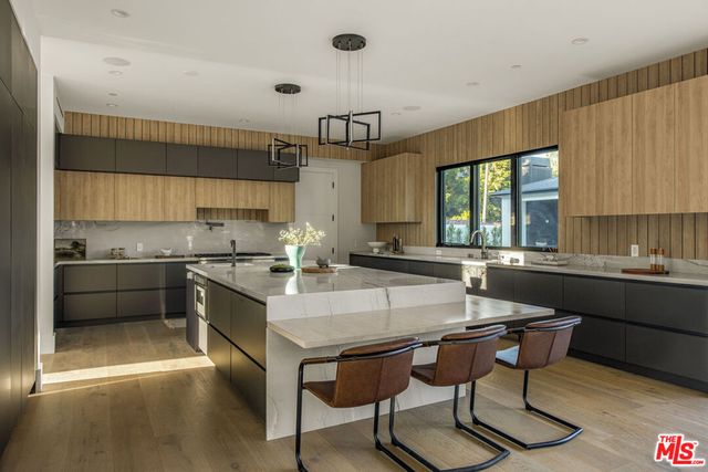 17341 W Amina Place, Encino, CA 91316