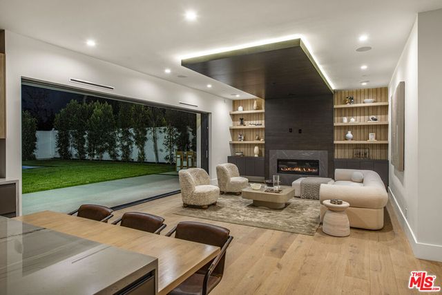 17341 W Amina Place, Encino, CA 91316