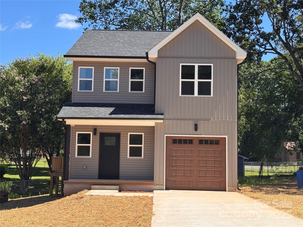 3920 Cherry Grove Drive, Hickory, NC 28602