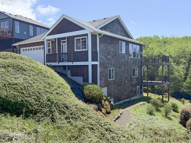 2133 MIDDLE FORK Cir, Seaside, OR 97138