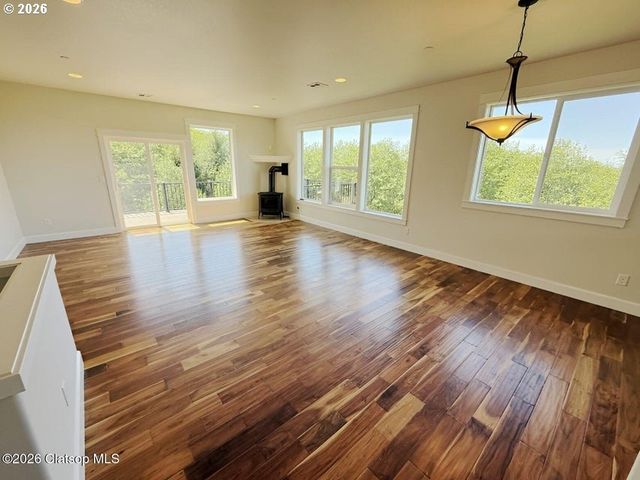 2133 MIDDLE FORK Cir, Seaside, OR 97138