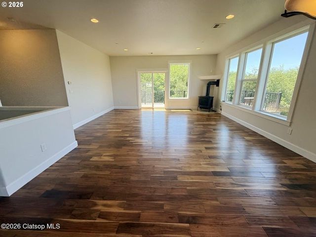 2133 MIDDLE FORK Cir, Seaside, OR 97138