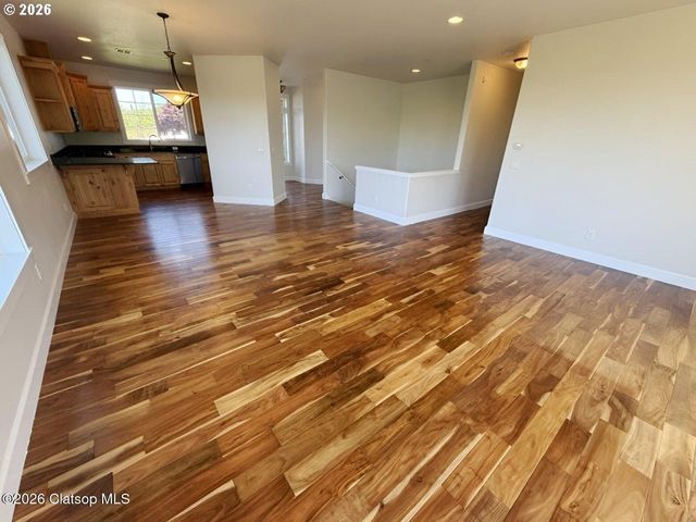 2133 MIDDLE FORK Cir, Seaside, OR 97138