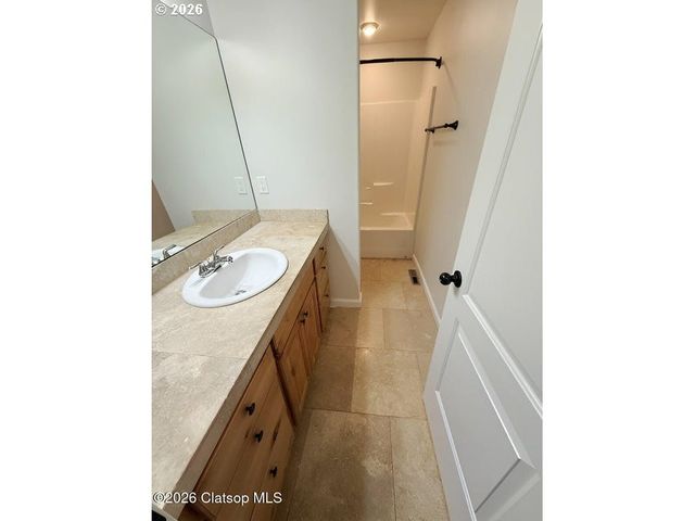 2133 MIDDLE FORK Cir, Seaside, OR 97138