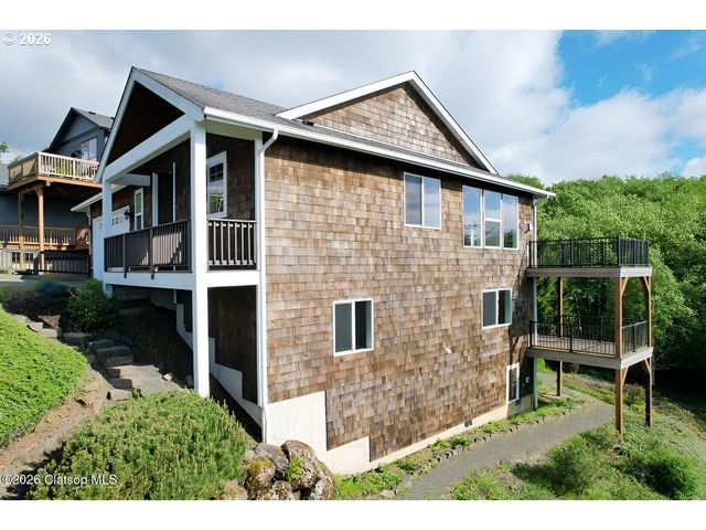 2133 MIDDLE FORK Cir, Seaside, OR 97138