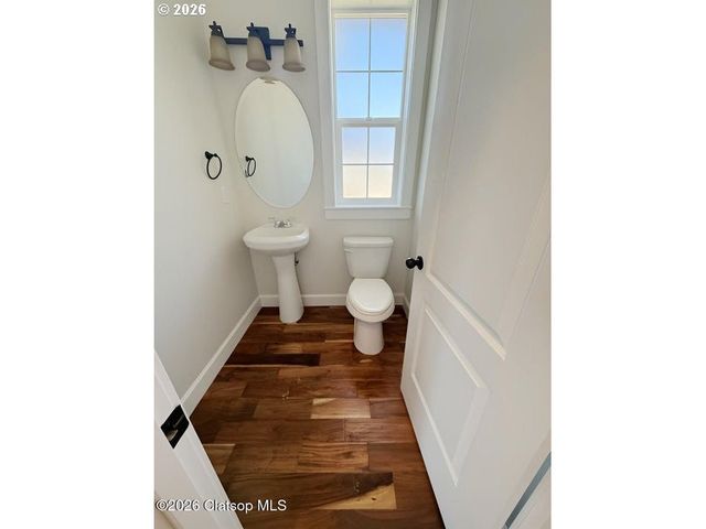 2133 MIDDLE FORK Cir, Seaside, OR 97138