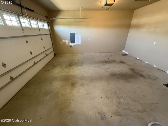 2133 MIDDLE FORK Cir, Seaside, OR 97138