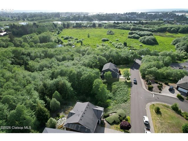 2133 MIDDLE FORK Cir, Seaside, OR 97138