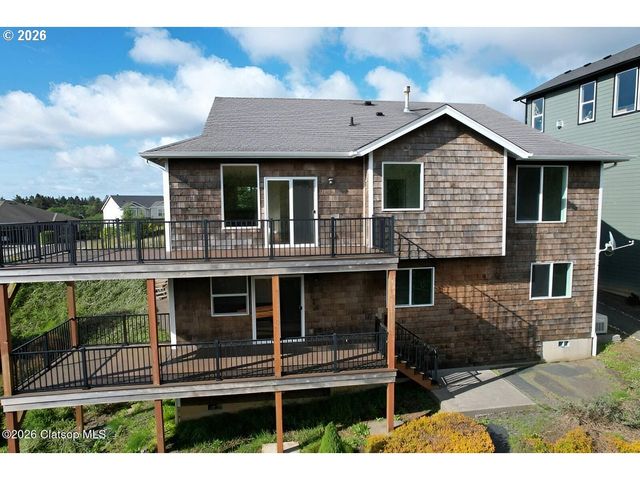 2133 MIDDLE FORK Cir, Seaside, OR 97138