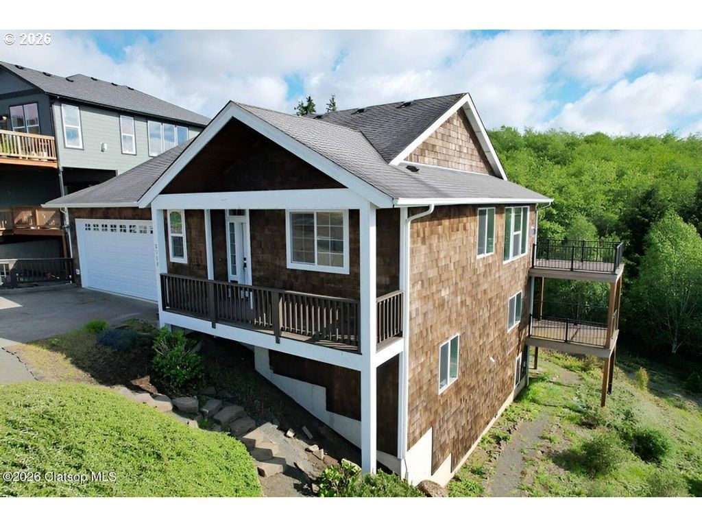 2133 MIDDLE FORK Cir, Seaside, OR 97138