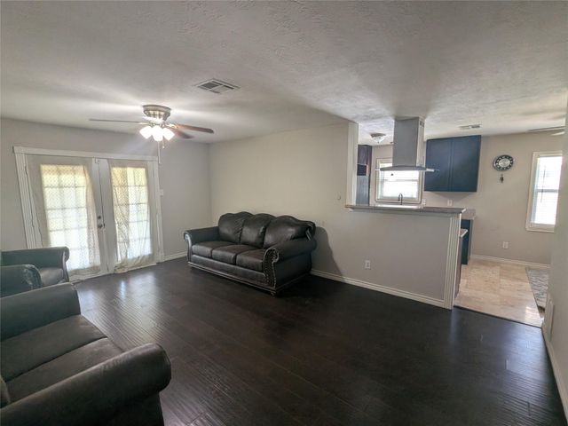 4018 Rosewin Circle, Houston, TX 77047