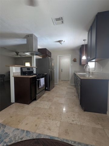 4018 Rosewin Circle, Houston, TX 77047