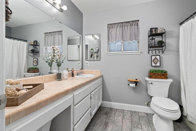 2720 Chickaree Ln, Modesto, CA 95358