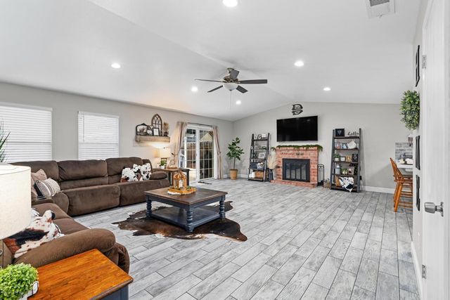 2720 Chickaree Ln, Modesto, CA 95358