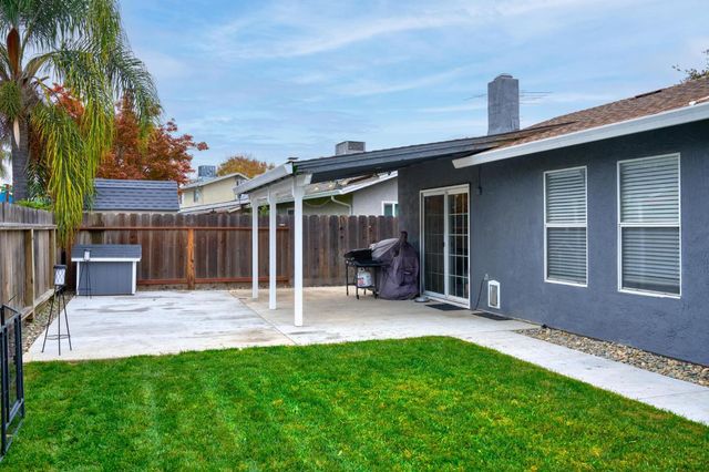 2720 Chickaree Ln, Modesto, CA 95358